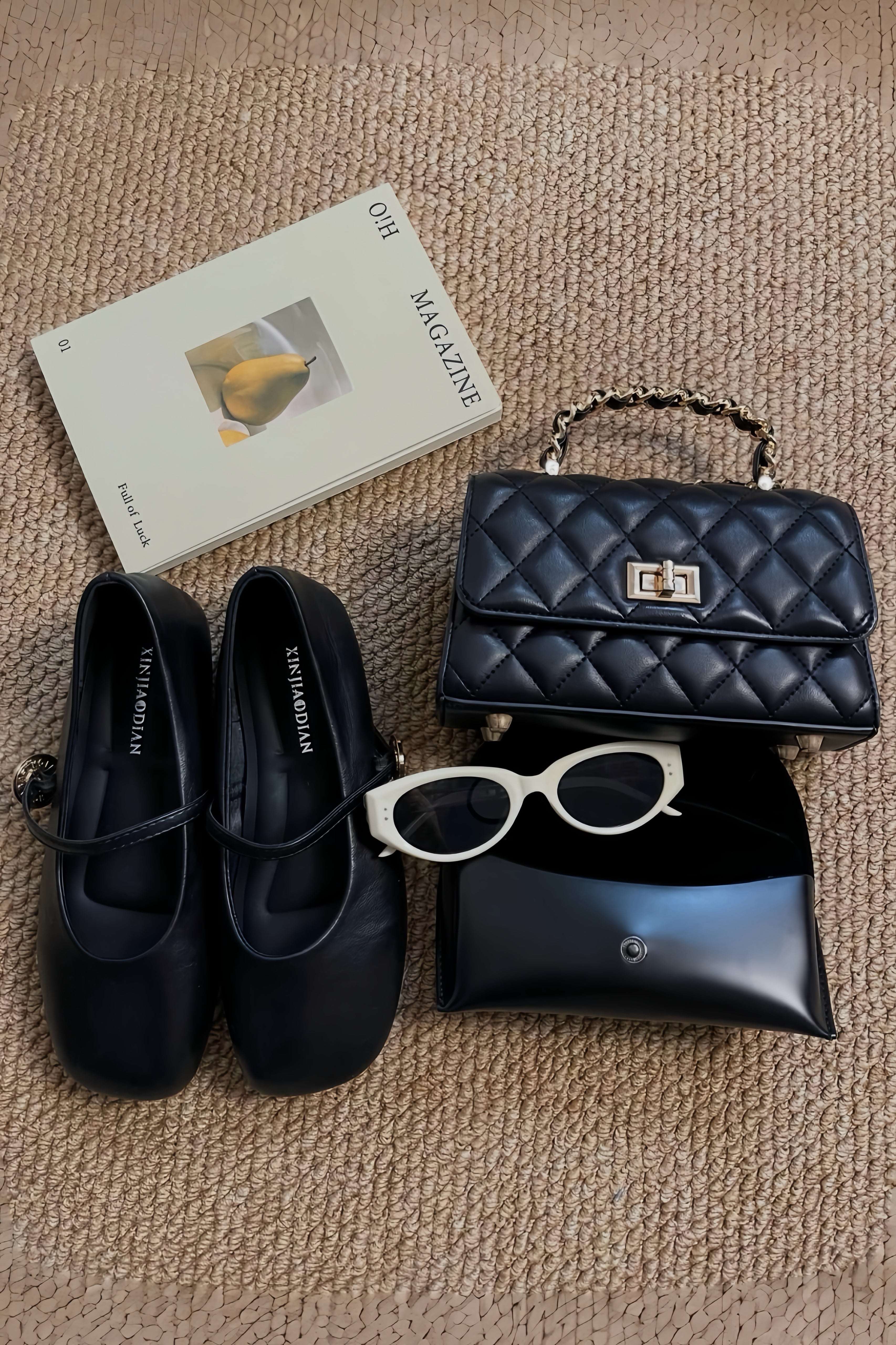 Luxury Quilted Chain Mini Bag
XLY00125